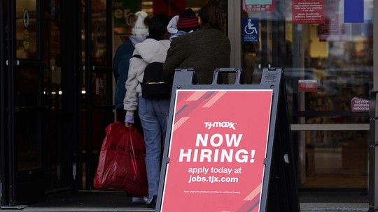 EUA surpreendem e criam mais vagas de trabalho que o esperado em janeiro