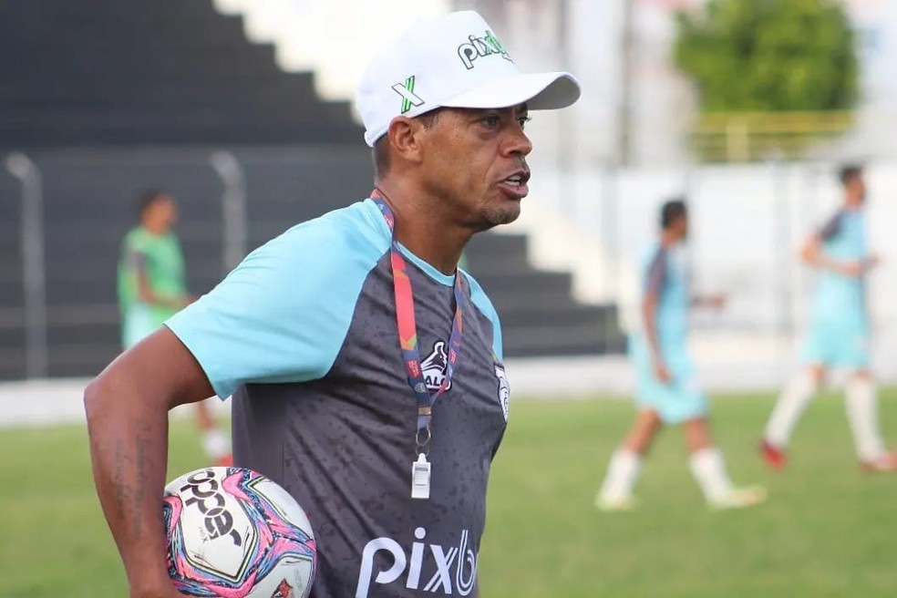 Marcelinho assumiu o Treze na metade da primeira fase do Estadual — Foto: Cassiano Cavalcanti / Treze