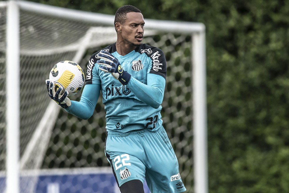 John durante treino do Santos — Foto: Ivan Storti/Santos FC