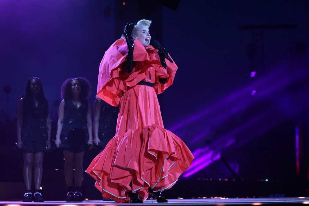 Paloma Faith se apresenta no show de coroação do Rei Charles III, em Londres, em 7 de maio de 2023 — Foto: Chris Jackson/Pool via Reuters