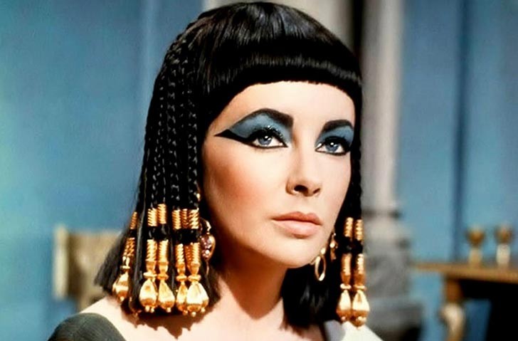 Elizabeth Taylor como Cleópatra no filme de 1963 (Foto: Divulgação)