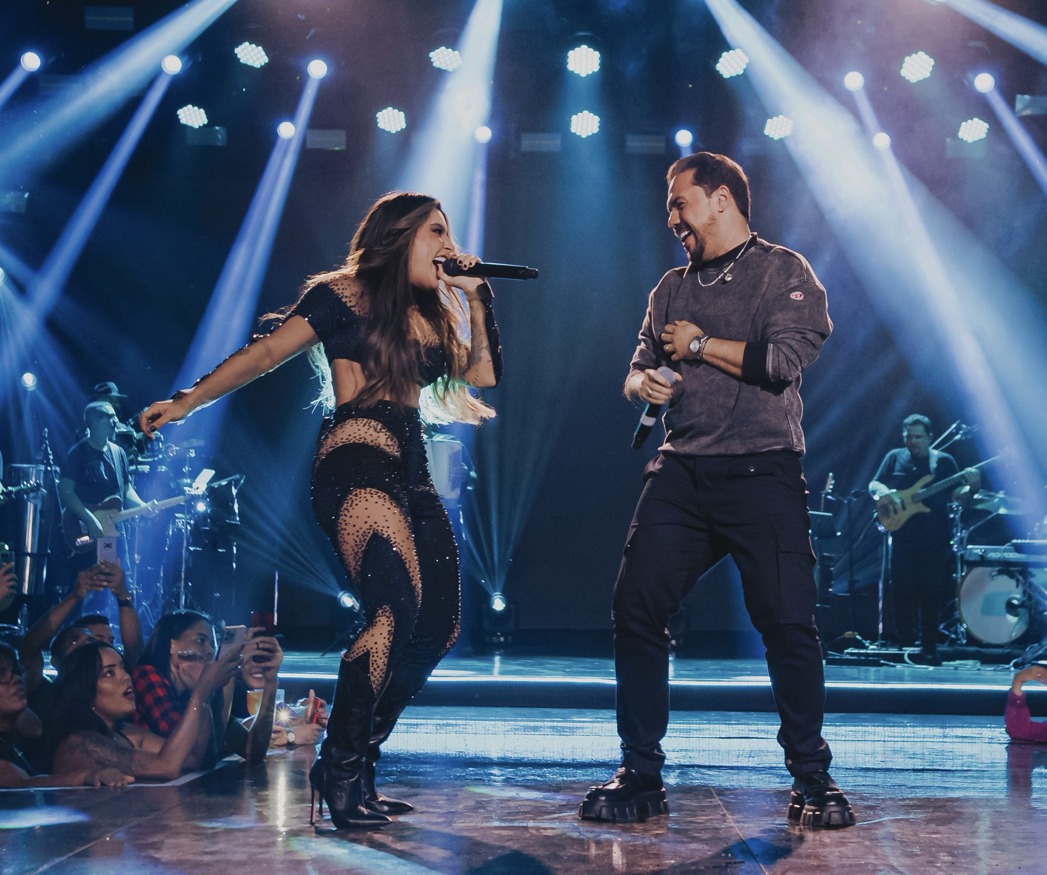 Lauana Prado apresenta álbum gravado ao vivo em Brasília com single com Xand Avião