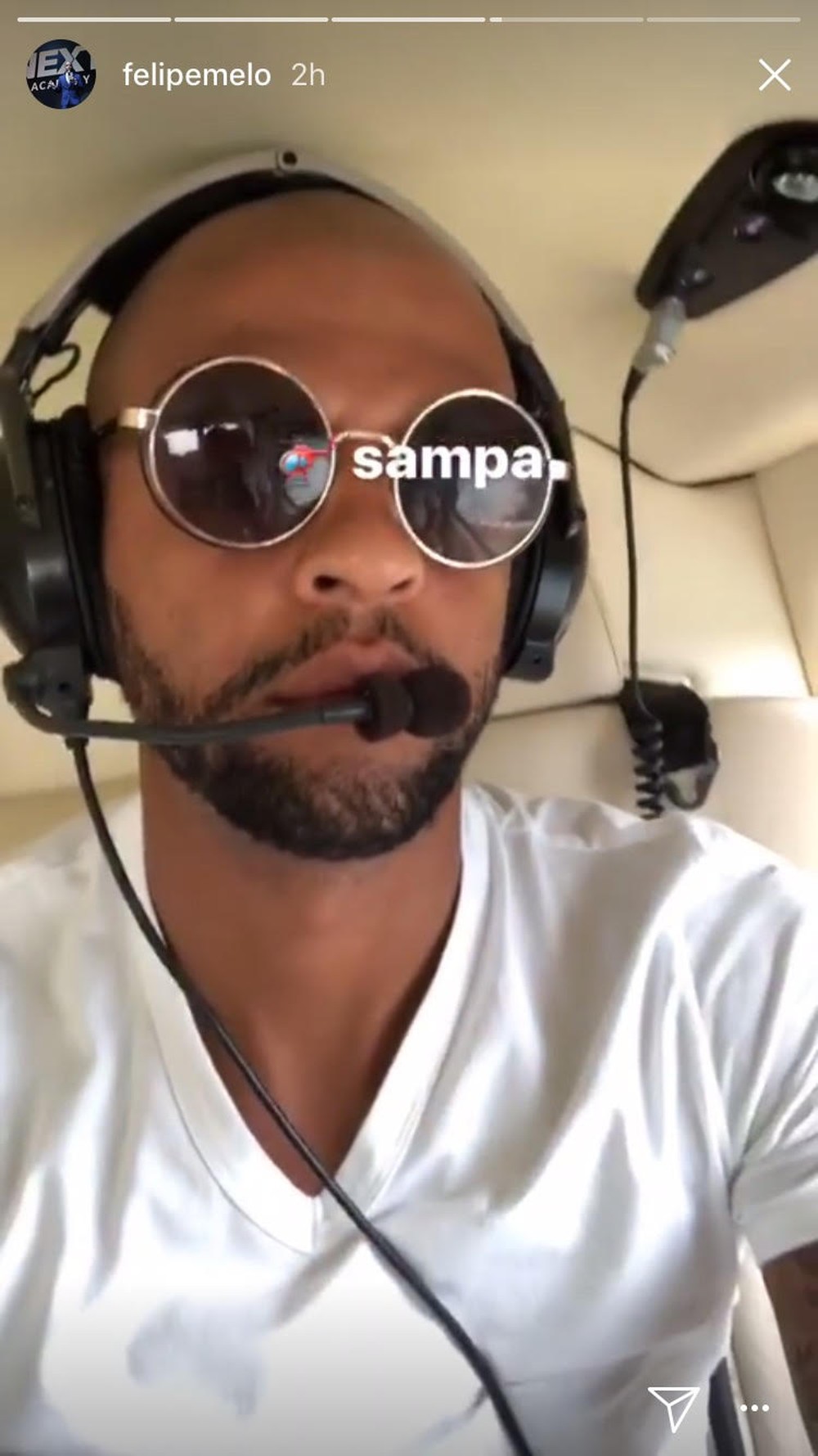 Felipe Melo registra volta a SP de helicóptero