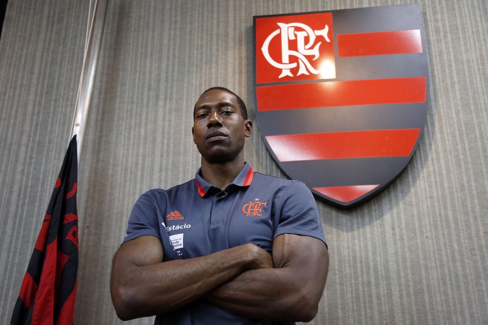Hakeem Rollins é o 29º americano da história do basquete do Flamengo (Foto: Divulgação / Flamengo)