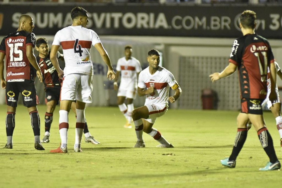 CRB vem de derrota para o Vitória, fora de casa — Foto: Pietro Carpi/ECV