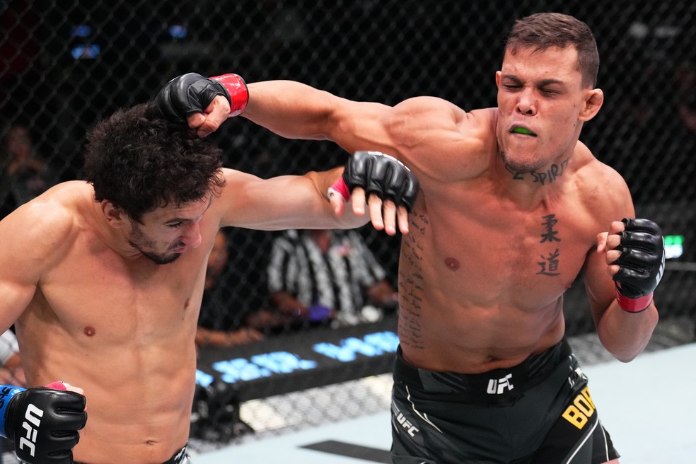 Caio Borralho venceu Armen Petrosyan por decisão unânime (30-27, 30-27 e 29-28) — Foto: Getty Images