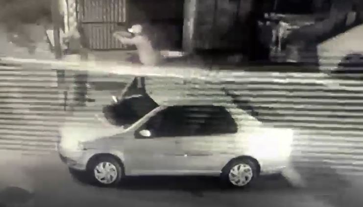 PM reformado é morto a tiros por dupla quando conversava com amigos em Fortaleza