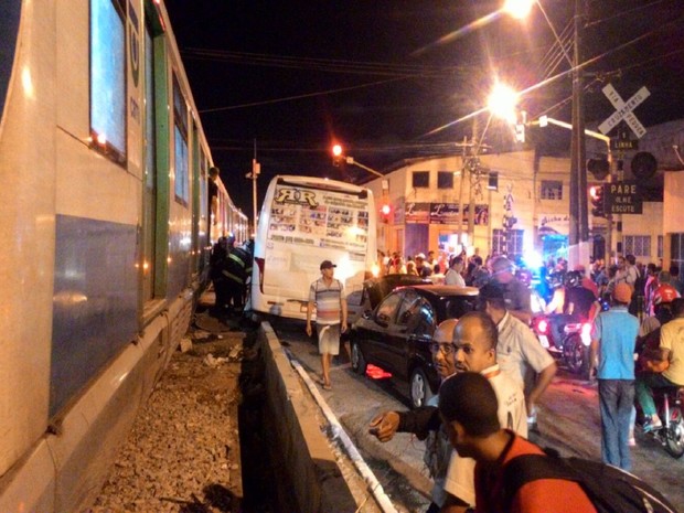 Veículos se chocaram em um dos cruzamentos da área central da capital alagoana (Foto: Aruqivo Pessoal / Jordan Morais)