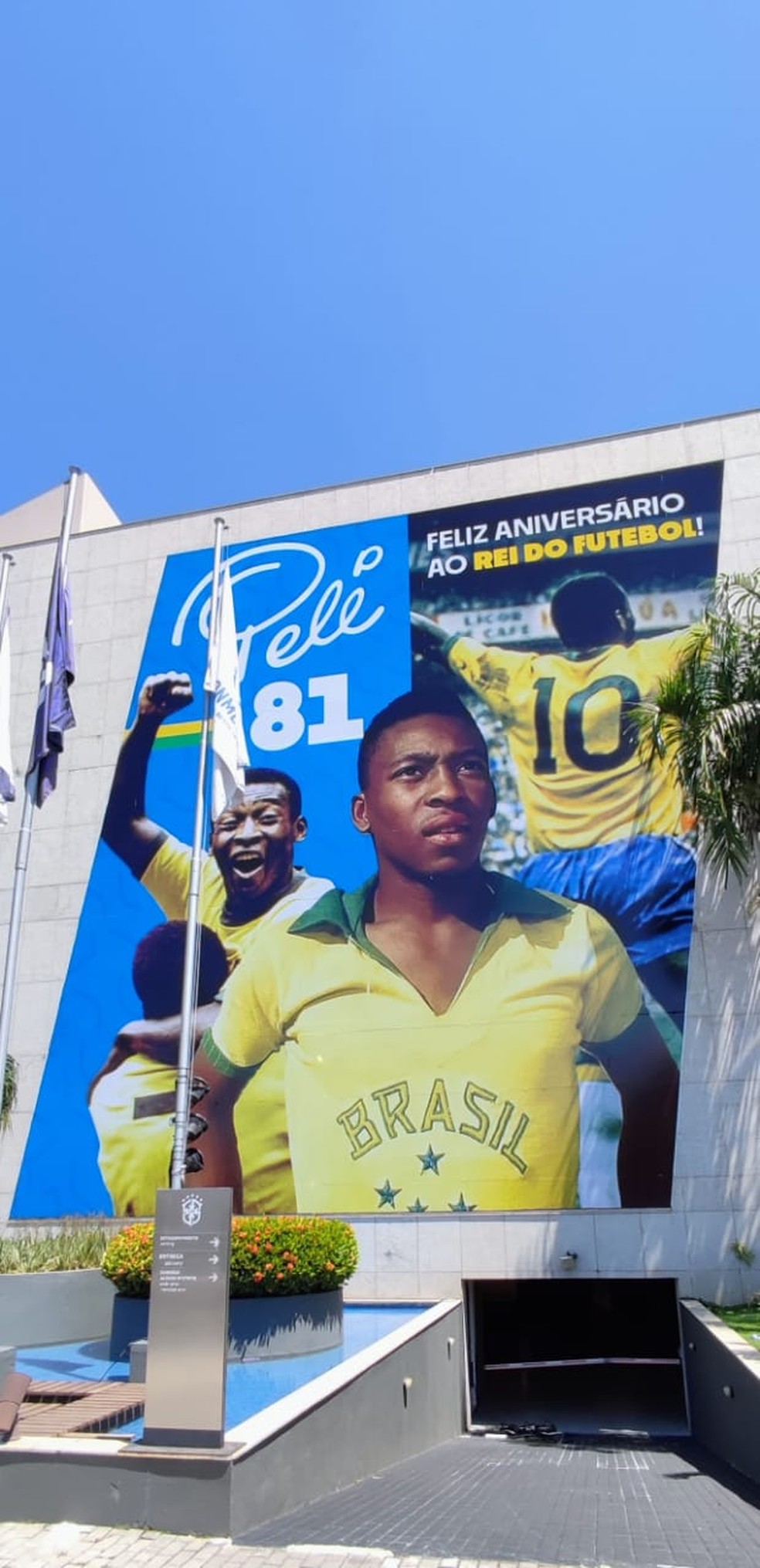 Homenagem a Pelé na sede da CBF — Foto: CBF