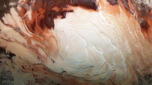 A sonda europeia Mars Express identificou a presença de água em lagos substerrâneos de Marte (Foto: ESA/DLR/FU BERLIN/DUNFORD via BBC News Brasil)