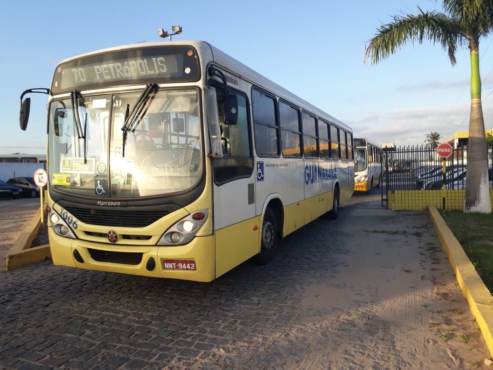 Após duas horas de paralisação, rodoviários voltam a circular em Natal (Foto: Marksuel Figueredo/Inter TV Cabugi)