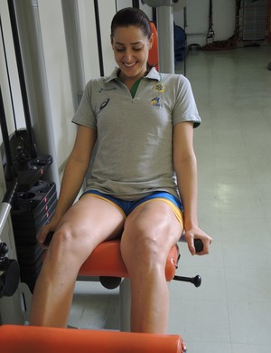 Duda Amorim faz tratamento do joelho em São Paulo (Foto: Marcos Guerra)