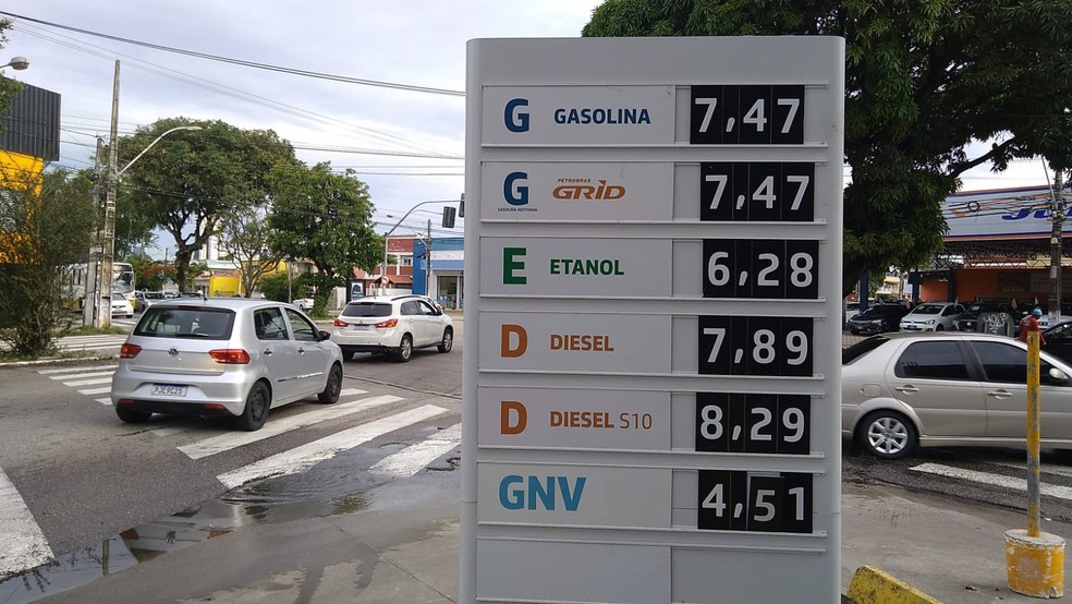 Preço da gasolina baixou em Natal e na Grande Natal — Foto: Julianne Barreto/Inter TV Cabugi