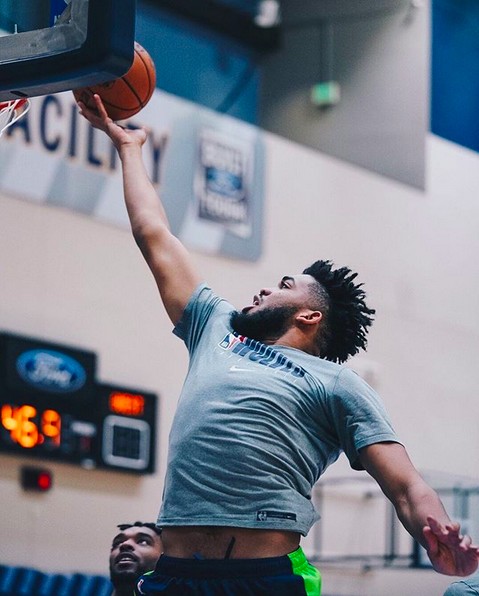 O jogador de basquete Karl-Antony Towns em um treino (Foto: Instagram)