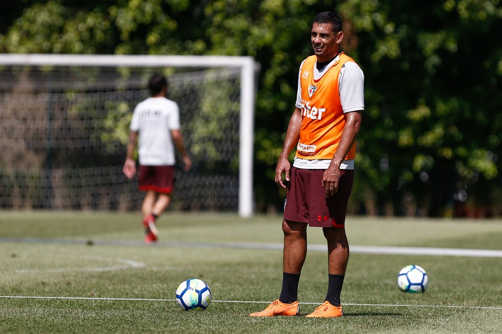 Diego Souza serÃ¡ relacionado para o jogo de domingo (Foto: Marcello Zambrana/EstadÃ£o ConteÃºdo)