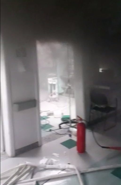 Corredor com fumaça, vidros quebrados: veja vídeos da Santa Casa de BH durante incêndio