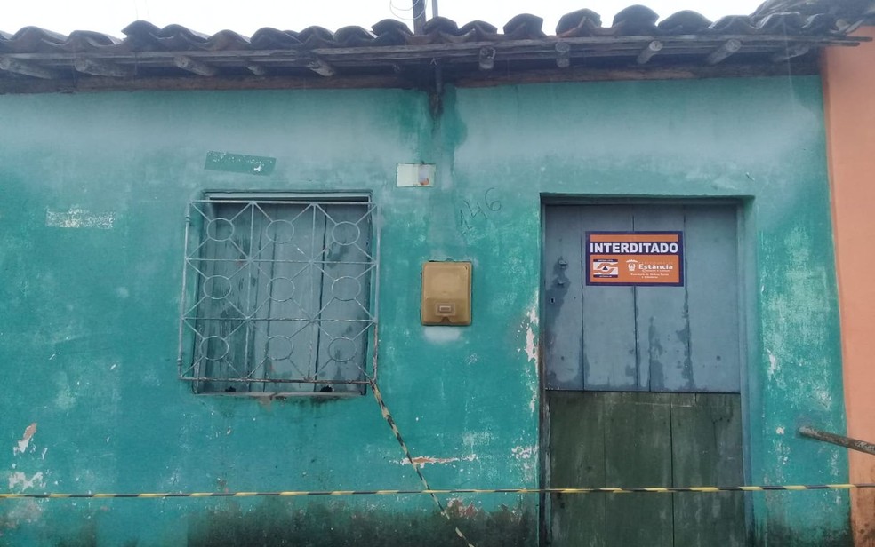 Defesa Civil interdita residências que apresentaram desabamento nesta sexta-feira — Foto: Defesa Civil de Estância/Divulgação
