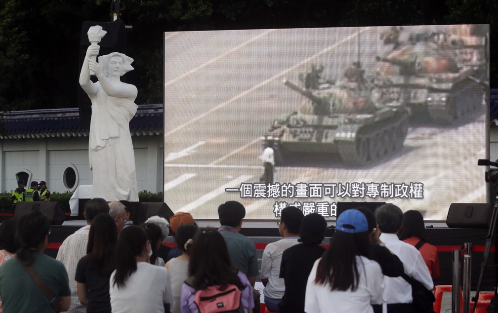 Atos em lembrança da data também foram feitos em Taipei, capital de Taiwan, nesta terça-feira (4). — Foto: Chiang Ying-ying/AP