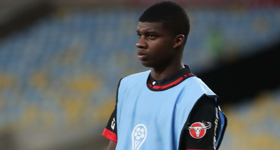 Lincoln, atacante de apenas 16 anos, é um dos jovens que vai ganhar mais chances no time principal do Flamengo em 2018 (Foto: Gilvan de Souza/Flamengo)