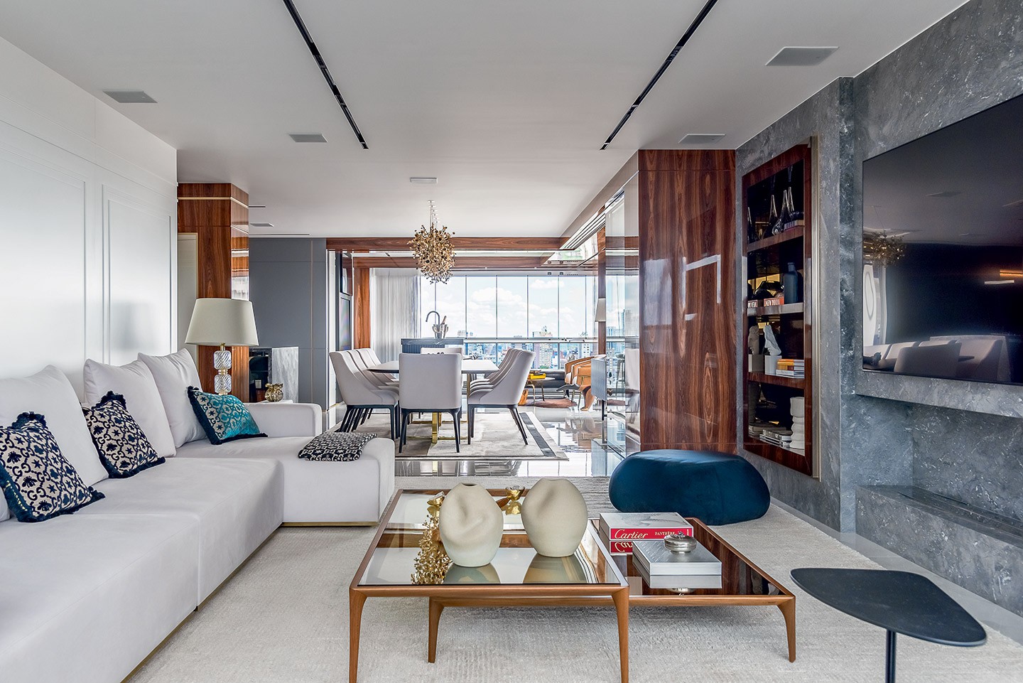 Integração e estilo clássico marcam apartamento de 279 m² (Foto: Wesley Diego Emes)