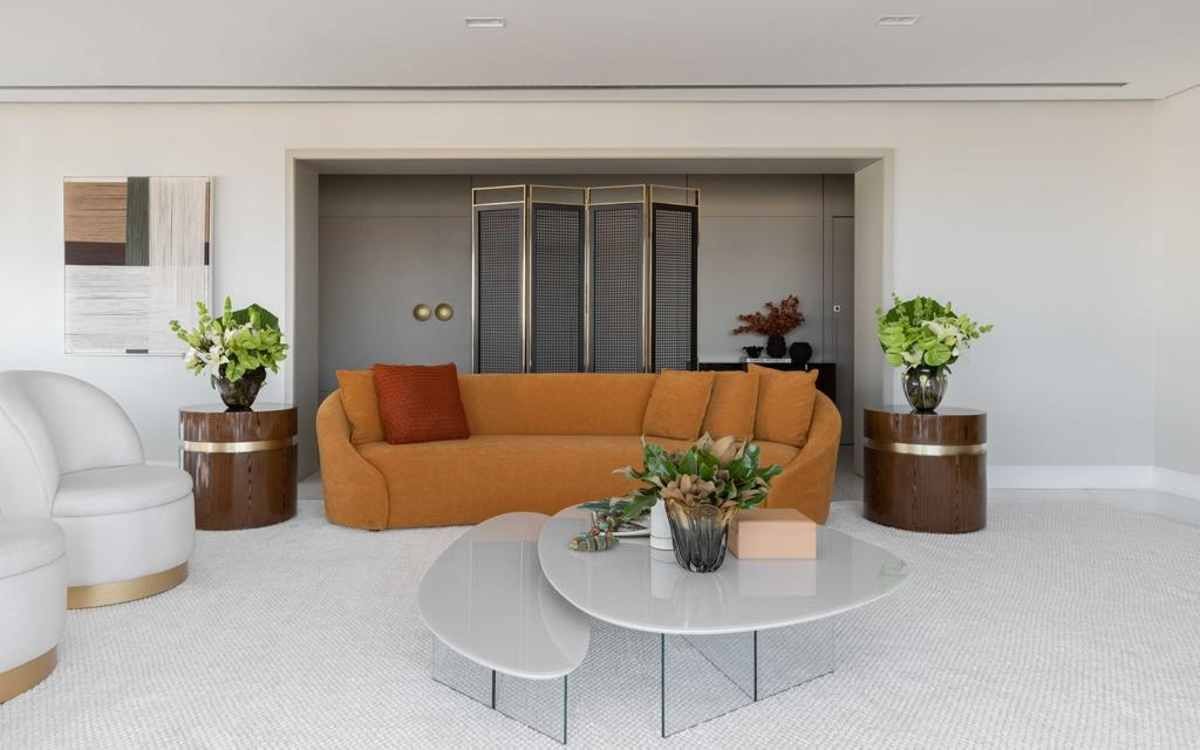 Designer de interiores realiza projetos de alto padrão de forma remota ...