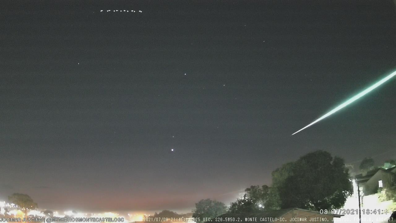 Meteoro de 'brilho intenso' no Norte de SC,  é registrado por câmeras de monitoramento