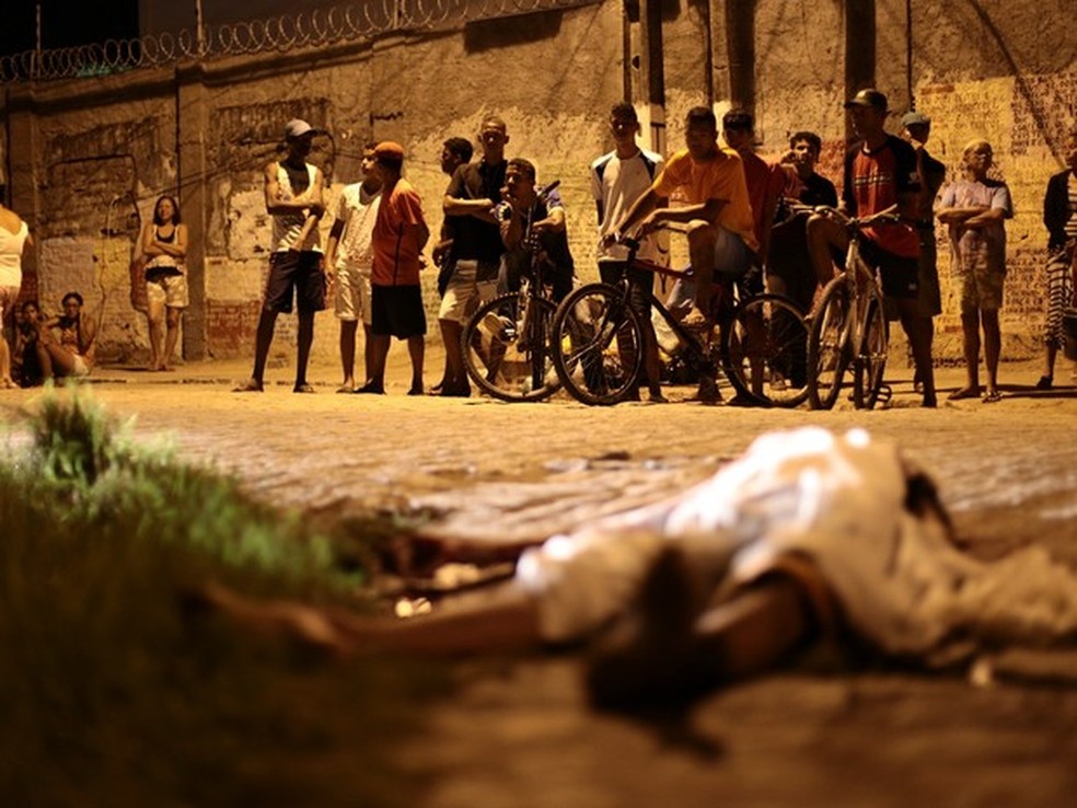 Quatro pessoas são assassinadas em Horizonte, na Grande Fortaleza, no intervalo de quatro horas (Foto: Jonathan Lins)