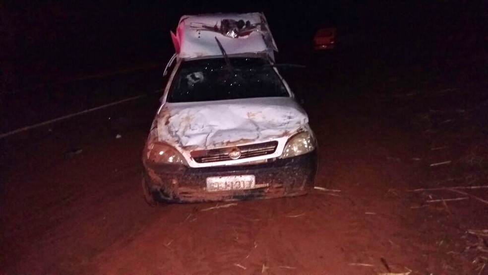 Ambulância da Prefeitura de Paulicéia foi furtada do pátio do próprio Poder Executivo (Foto: Polícia Civil/Cedida)