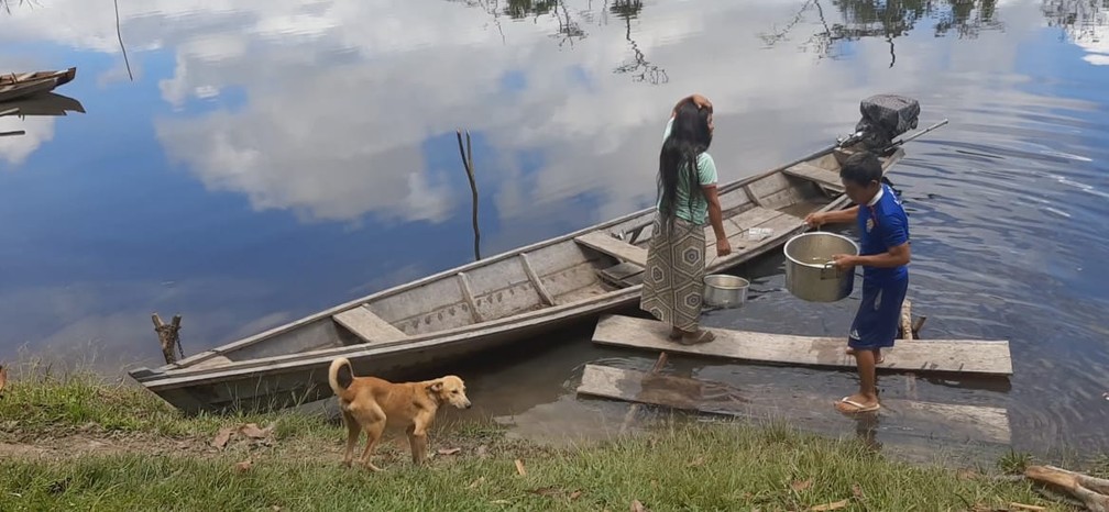 No Alto Solimões,  no Amazonas, indígenas não têm acesso a água tratada — Foto: Reprodução