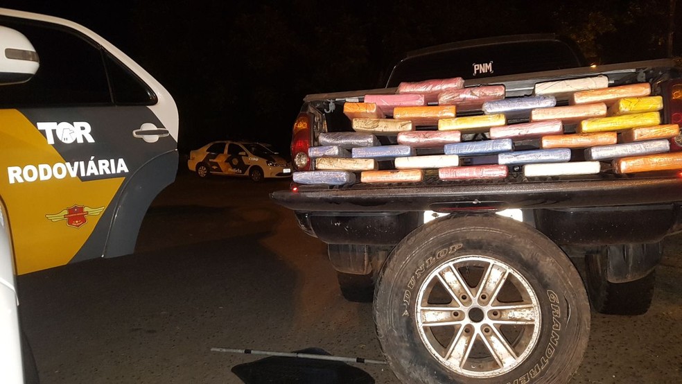 Droga apreendida em Assis somou mais de 30 quilos  (Foto: Polícia Rodoviária / Divulgação )