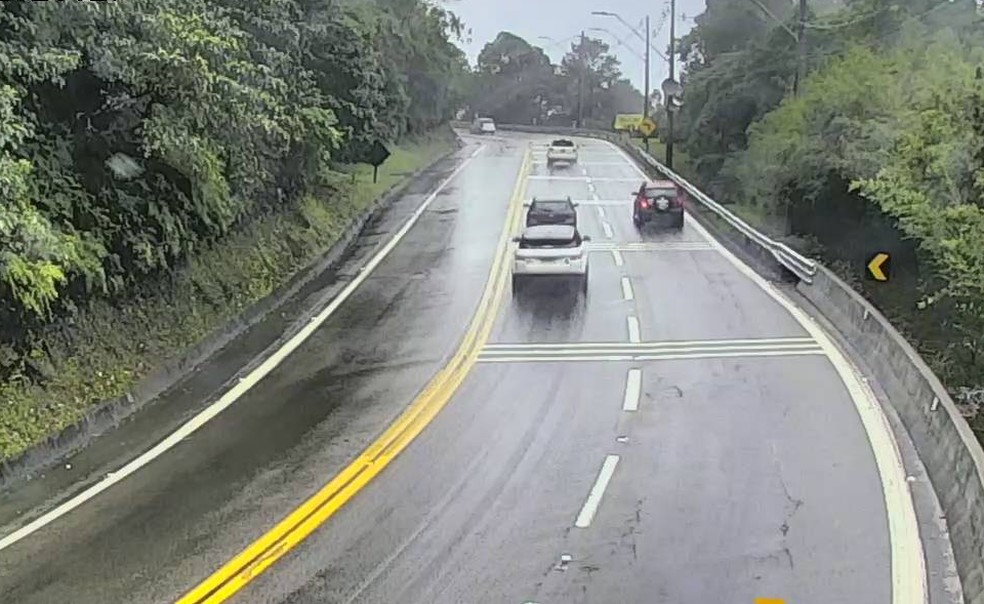 Trecho De Serra Da Rodovia Dos Tamoios E Interditado Por Risco De Queda De Barreiras Vale Do Paraiba E Regiao G1