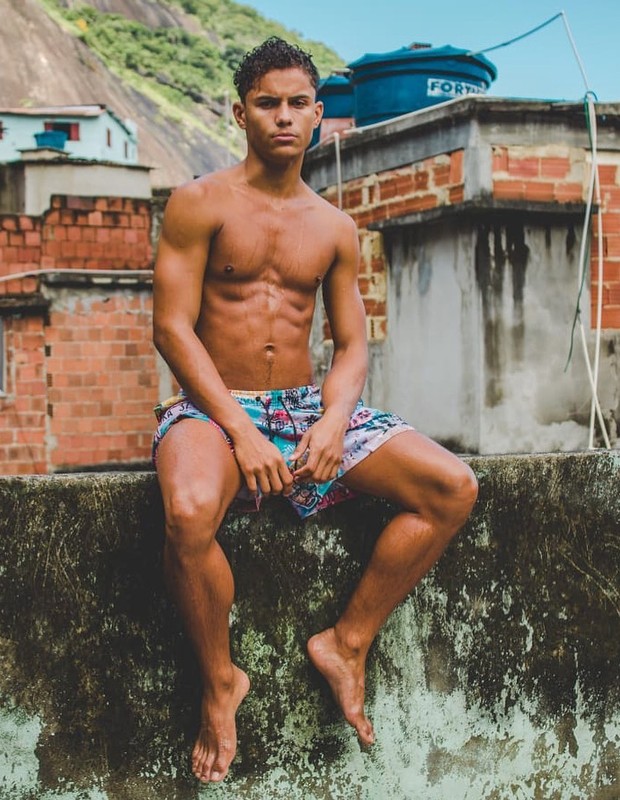 Danrley Ferreira na Rocinha (Foto: Reprodução/Instagram)