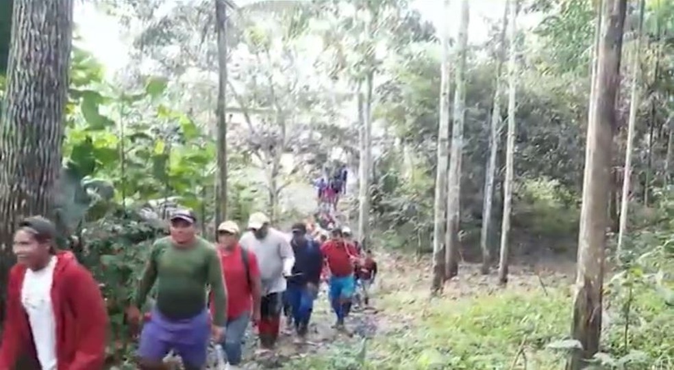 Mais de 200 pessoas buscam os 2 irmãos que ficaram perdidos na Floresta Amazônica por 26 dias — Foto: Reprodução/Jornal Hoje