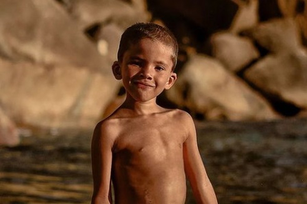 Estevão, de 5 cinco, filho de Lucimar — Foto: André Paratiano