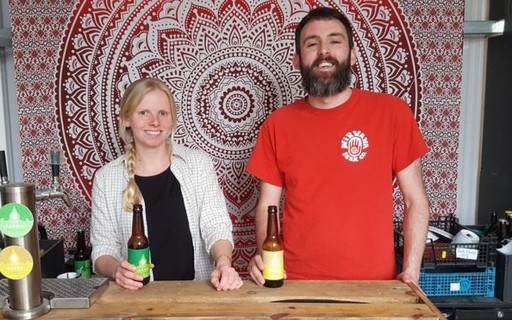 geracao de jovens que quer beber menos impulsiona mercado de cervejas sem alcool epoca negocios mercado