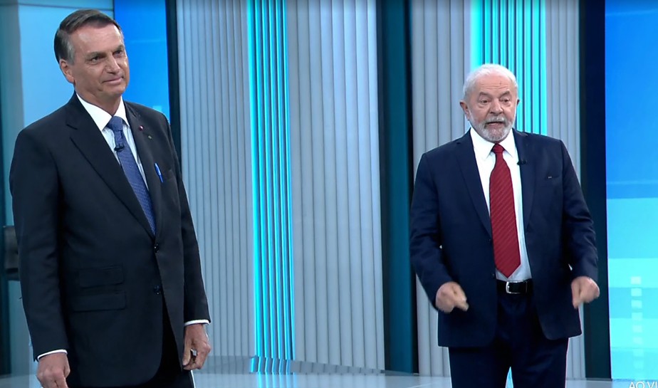 Debate presidencial na TV Globo. Bolsonaro e Lula se enfrentam antes da eleição no domingo.