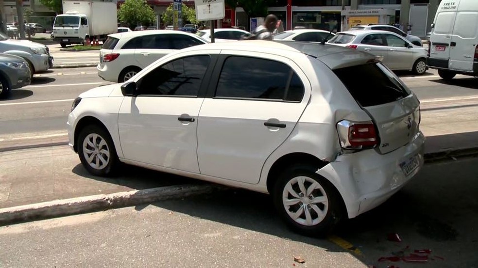 Carro usado pelos suspeitos — Foto: Reprodução/ TV Gazeta