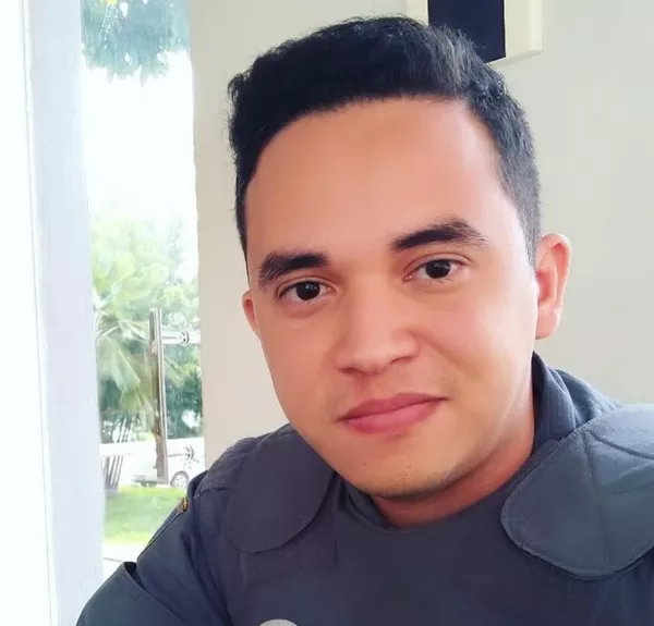 Adonias Sadda, soldado da Polícia Militar, é o principal suspeito de ter efetuado o disparo contra o médico. — Foto: Divulgação/Arquivo pessoal