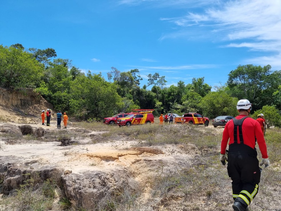 Corpo de Bombeiros auxiliaram nas buscas por Sinezio — Foto: Polícia Civil