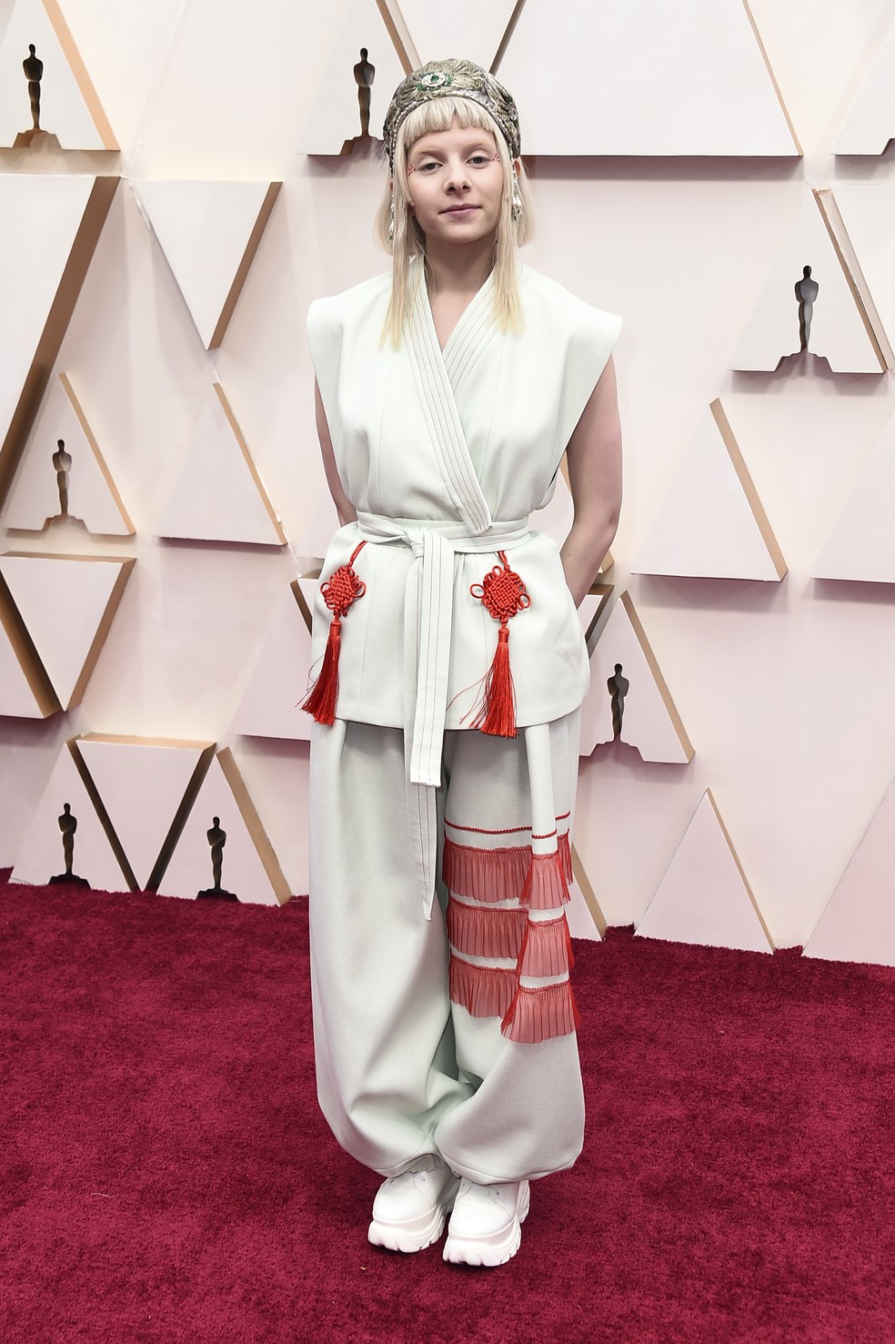 A cantora Aurora no tapete vermelho do Oscar 2020 — Foto: Jordan Strauss/Invision/AP