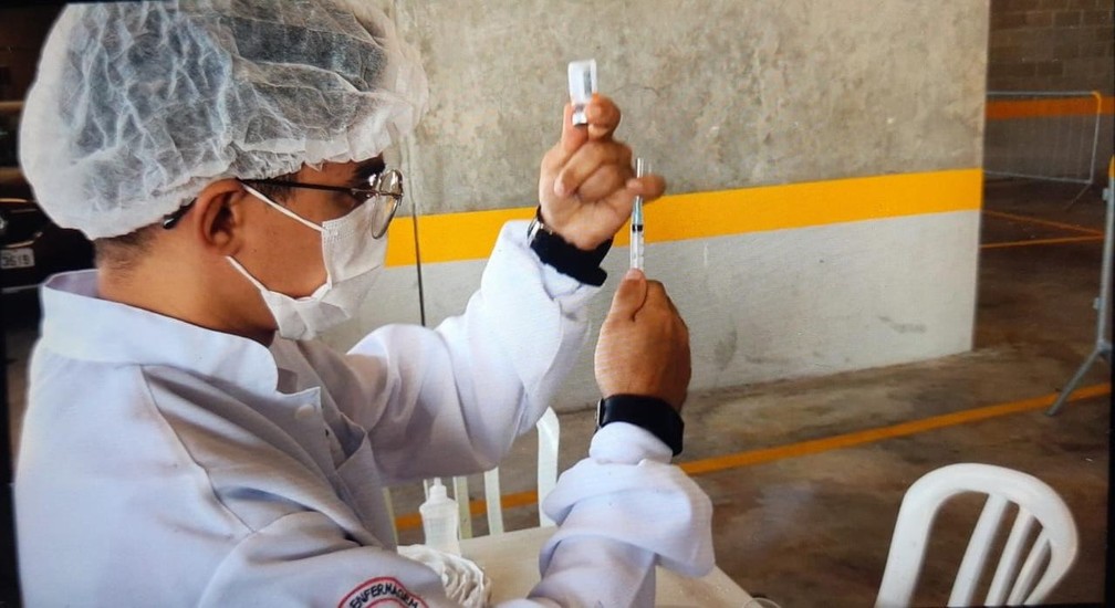 Vacinas acabam e aplicação da segunda dose da coronavac é suspensa em Natal — Foto: Lucas Cortez/Inter Tv Cabugi