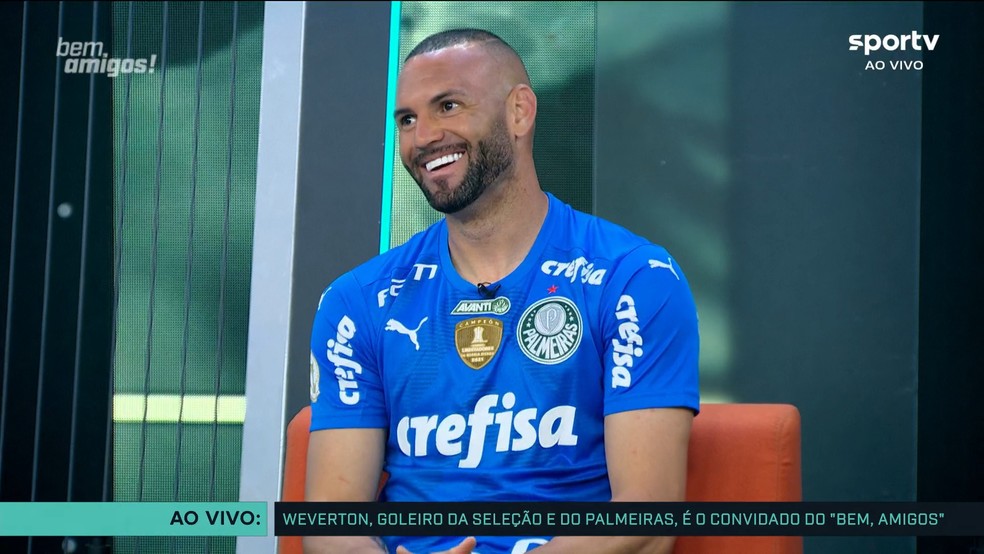 Weverton considera justa convocação de Dani Alves e diz que vai para a Copa pensando em jogar