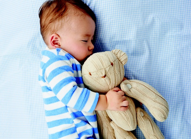 O recém-nascido deve dormir de 16 a 19 horas por dia (Foto: Guto Seixas/ Editora Globo)
