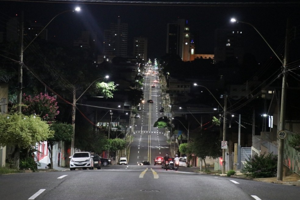 A cidade está economizando muito com as novas lâmpadas de LED — Foto: Mauro Abreu/Assessoria de Imprensa PMM