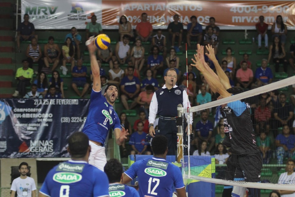 Cruzeiro domina o Bolívar, leva o tetra do Sul-Americano e faz a festa da torcida