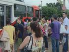 Falta de combustível e protestos prejudicam passageiros da região 