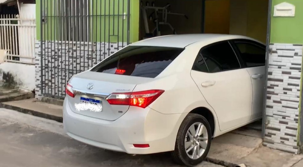 Carro apreendido na operação X — Foto: Divulgação/PC-PI