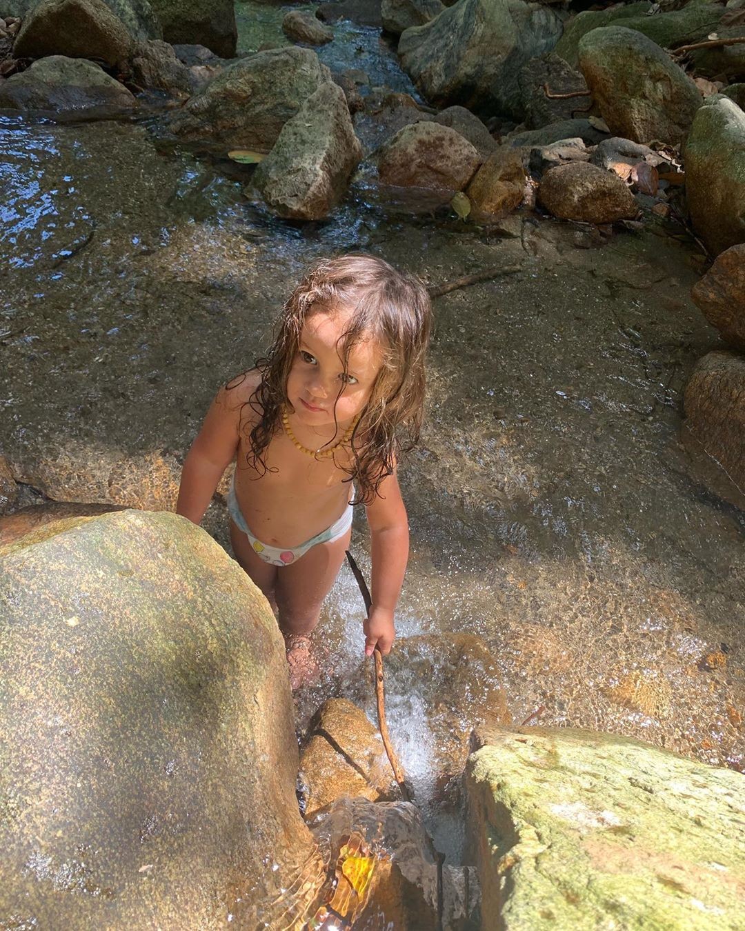 Yanna Lavigne curte cachoeira com a família (Foto: Reprodução/Instagram)