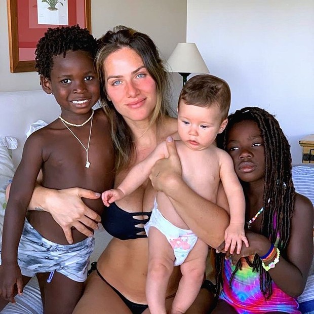 Giovanna Ewbank e filhos (Foto: Reprodução/Instagram)