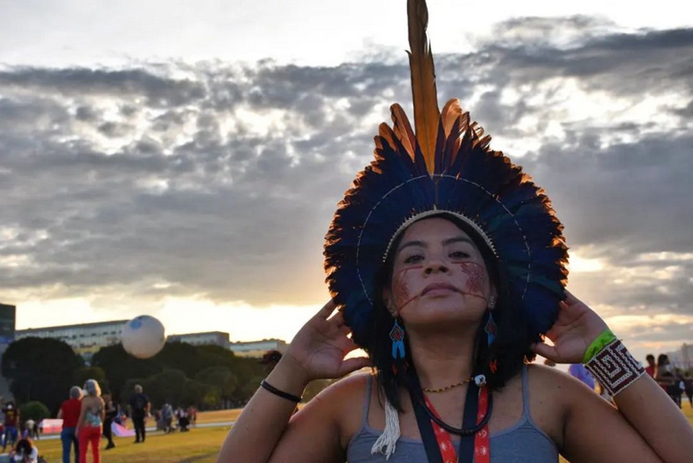 Ariene pretende dedicar a carreira como comunicadora a defender os povos indígenas — Foto: Reprodução/Instagram/Ariene Susui